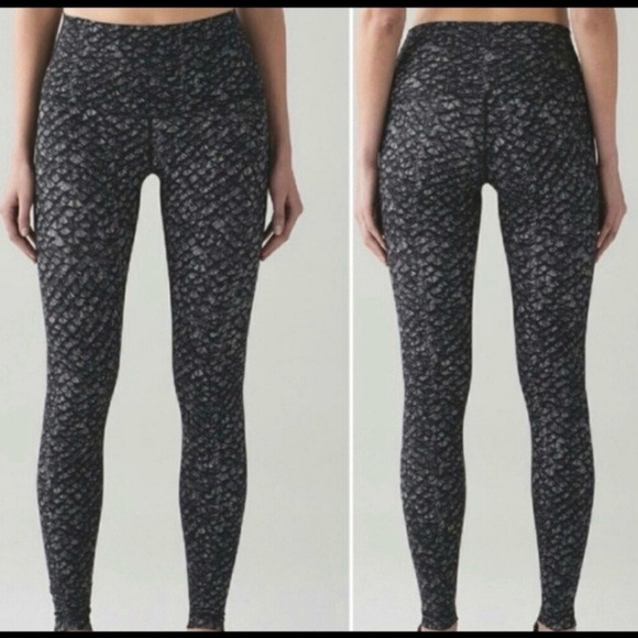 lululemon athletica Pants - Lululemon Wunder Under Feather Print Size 8